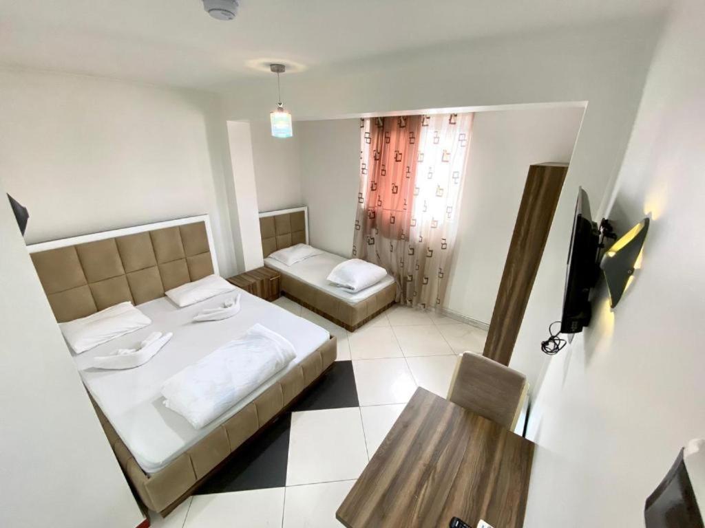 Hotel Heimli 프리슈티나 외부 사진